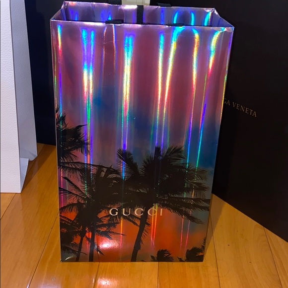 Designer shopping bags, and boxes - Picture 7 of 9